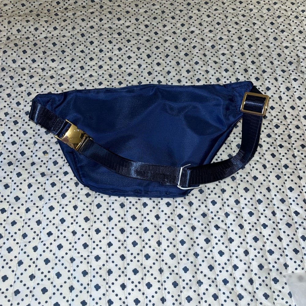 Brand NWT women’s yoga run Fannie pack!